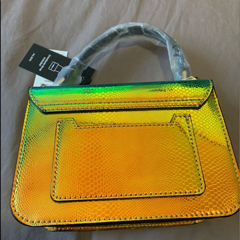 Aldo sold out metallic yellow green purse - Picture 4 of 4
